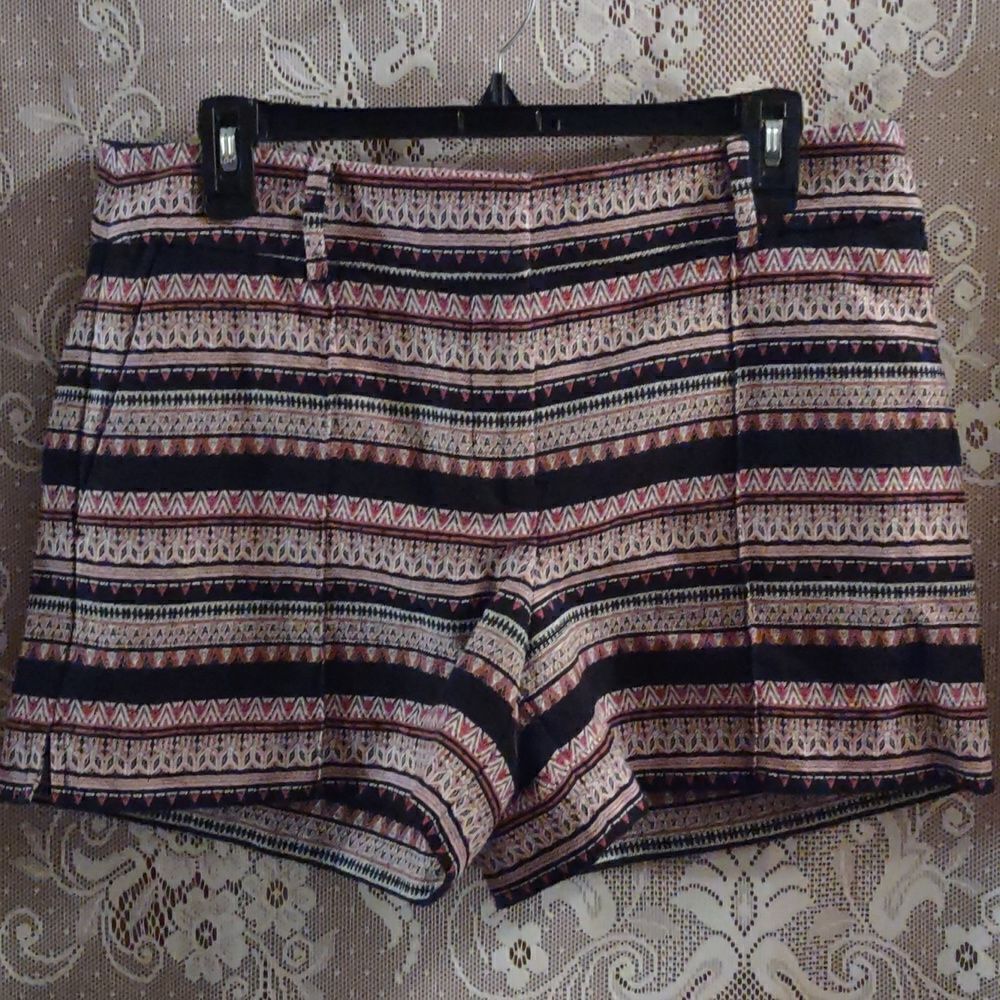 Ann Taylor Loft Size 6 Tapestry like Pink Floral Geometric‎ Short Shorts Pockets